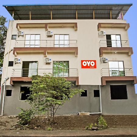 Hotel O Om Sai Residency Lodging And Boarding Taloje Budrukh Exterior photo