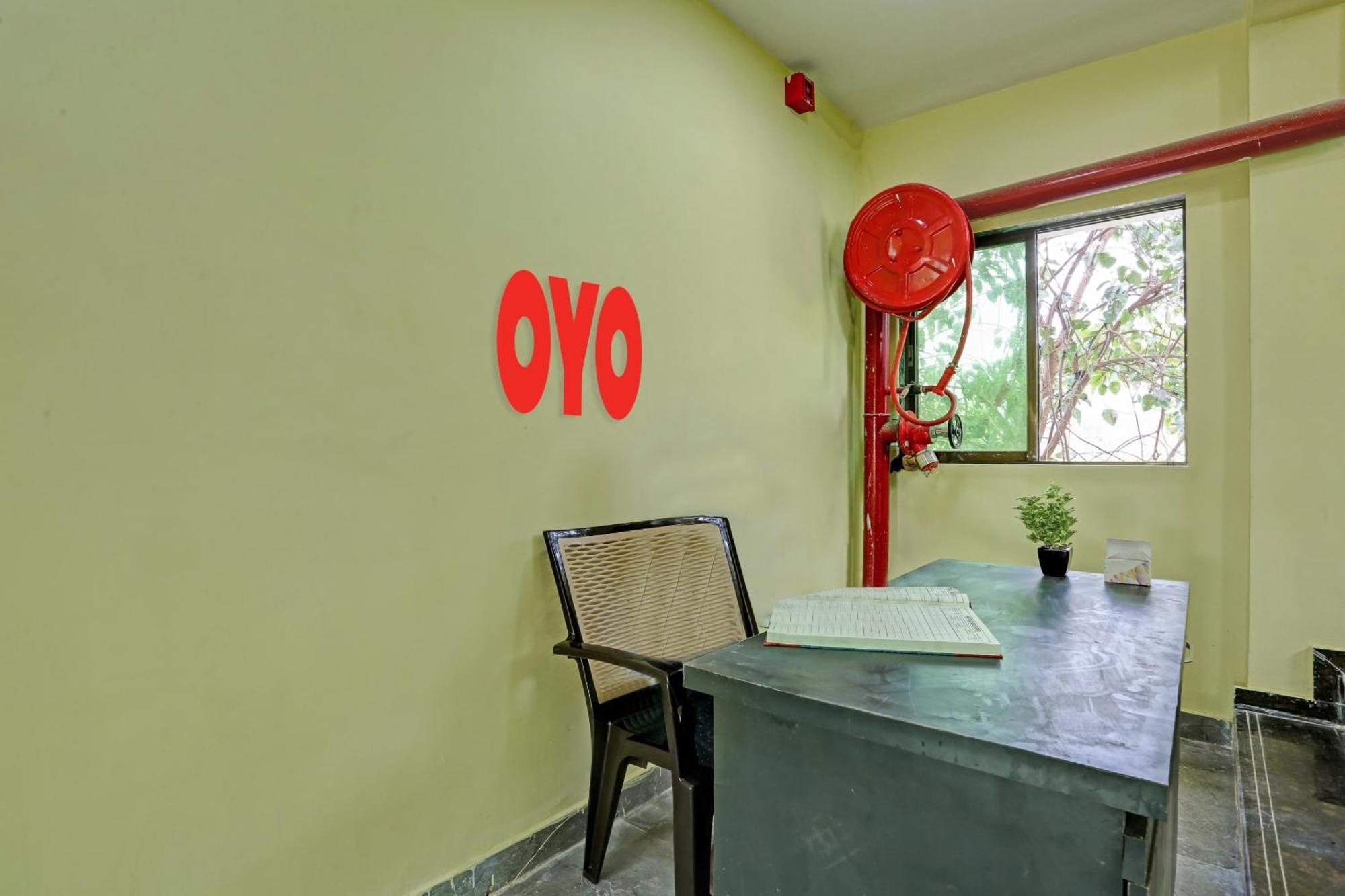 Hotel O Om Sai Residency Lodging And Boarding Taloje Budrukh Exterior photo