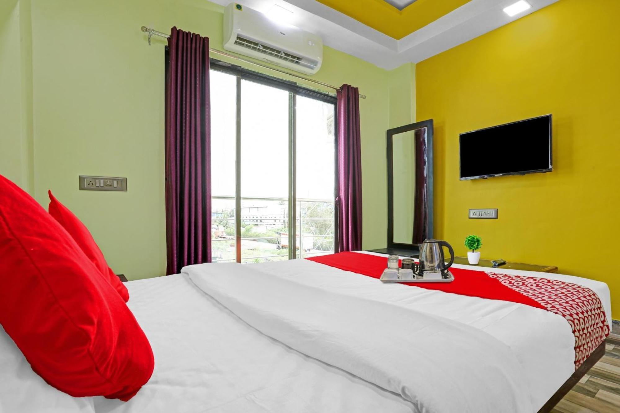 Hotel O Om Sai Residency Lodging And Boarding Taloje Budrukh Exterior photo
