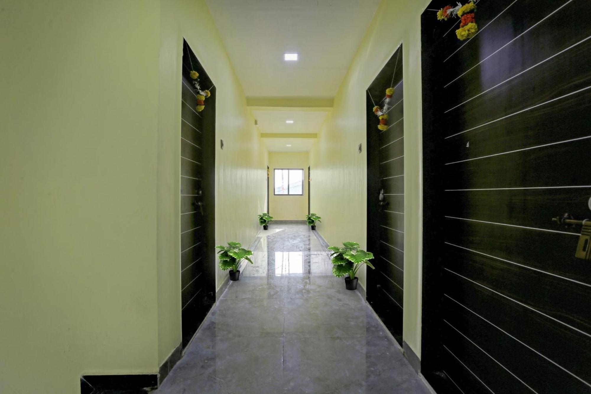 Hotel O Om Sai Residency Lodging And Boarding Taloje Budrukh Exterior photo