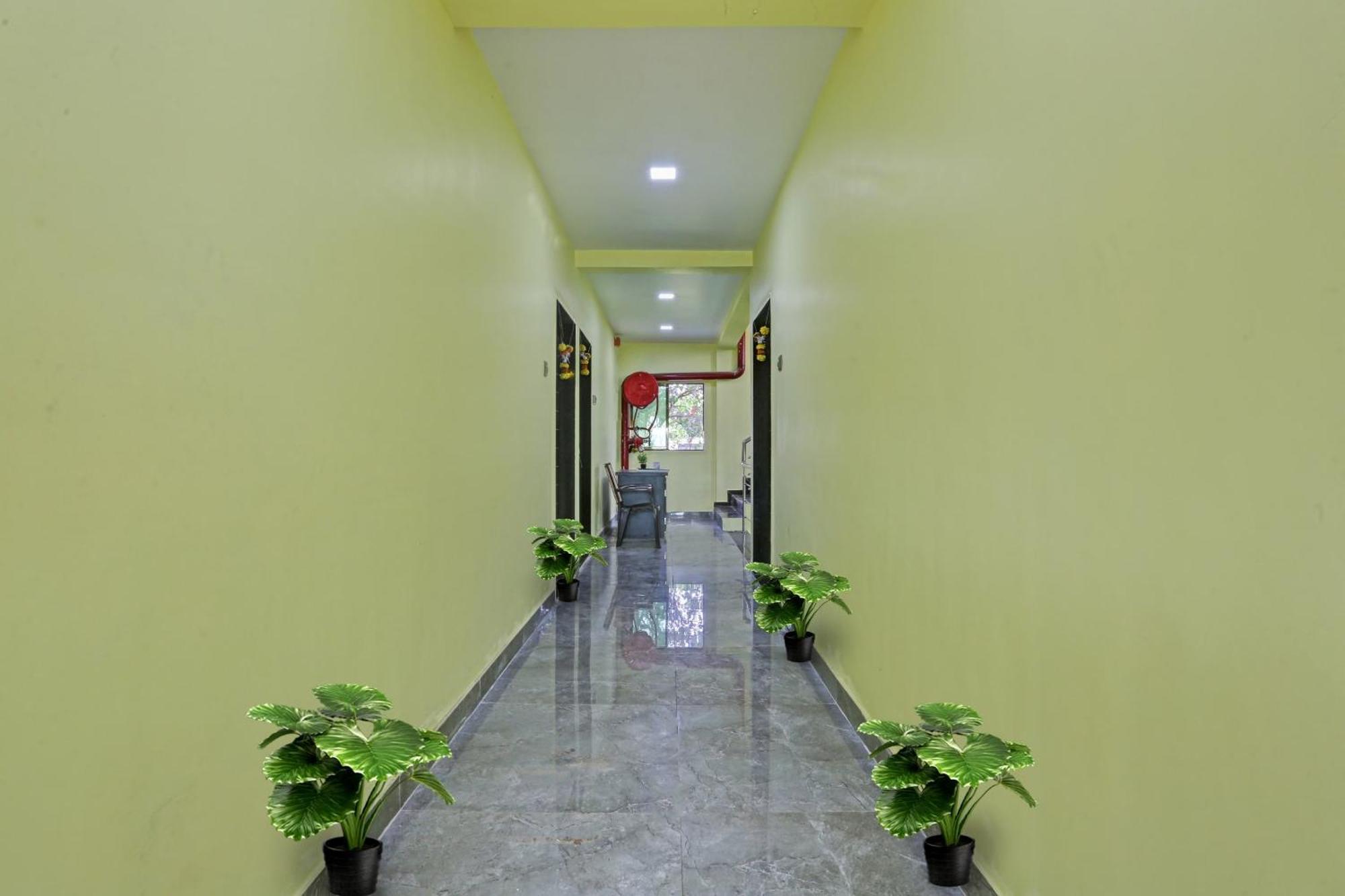 Hotel O Om Sai Residency Lodging And Boarding Taloje Budrukh Exterior photo