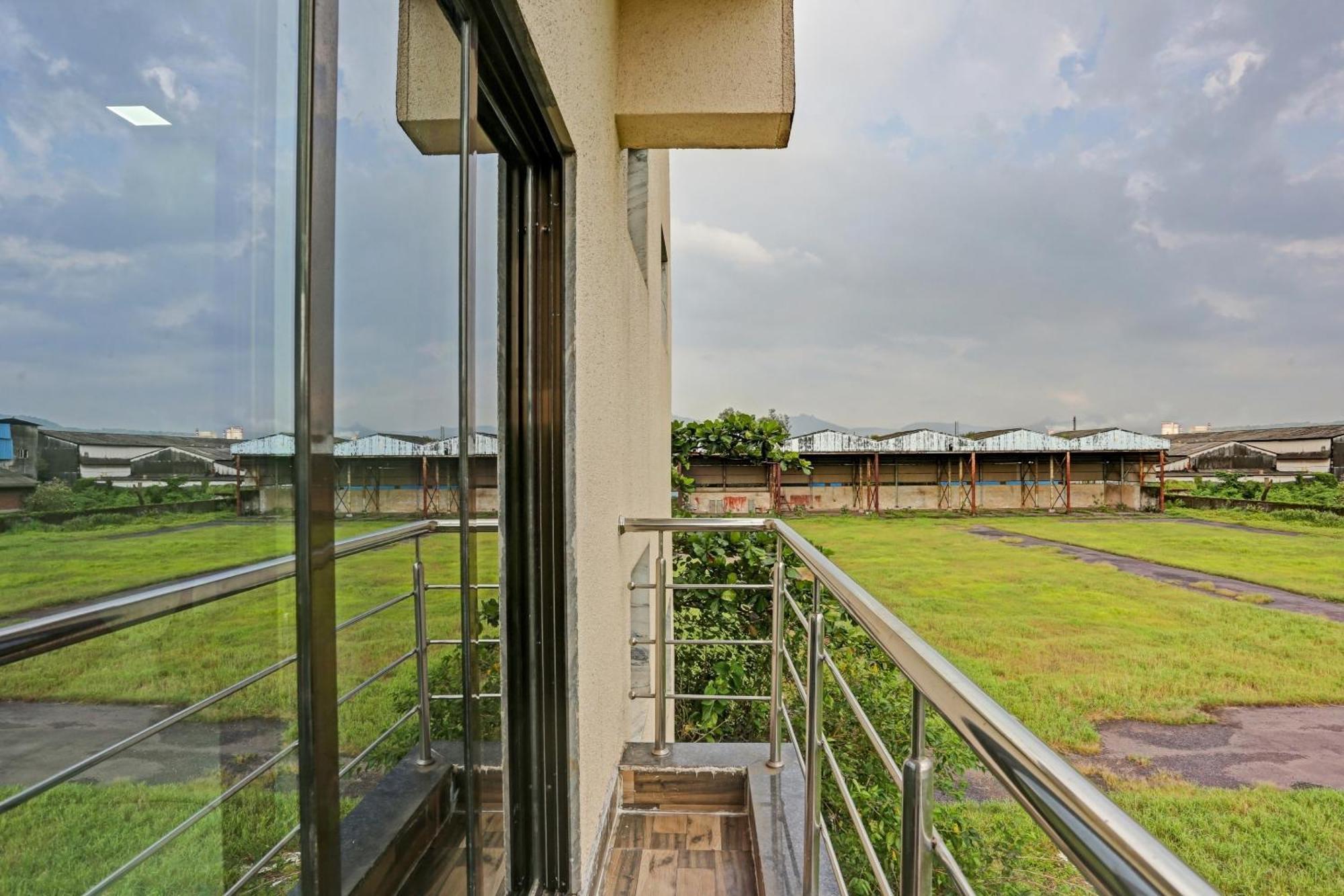 Hotel O Om Sai Residency Lodging And Boarding Taloje Budrukh Exterior photo
